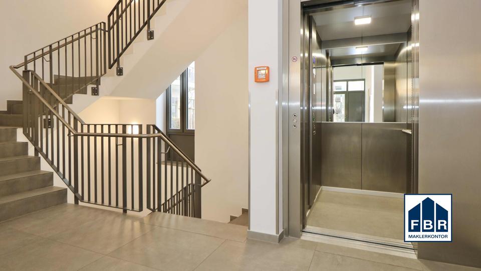 Dachgeschoßwohnung Schwerin Altstadt - 2 Zimmer, 71 m&sup2;, 880&euro; | Angebot:26449257