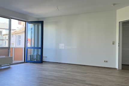 Schelfstadt am Pfaffenteich: 3-Zimmer-Wohnung mit Balkon, Fahrstuhl und Tiefgaragenstellplatz - Wohnung Schwerin Schelfstadt | Angebot:26478776