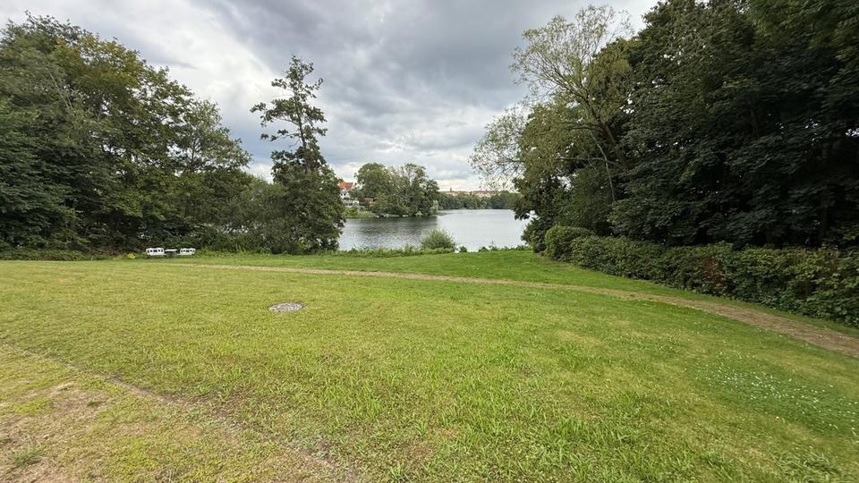 Dachgeschoßwohnung Schwerin Friedrichsthal - 4 Zimmer, 137 m&sup2;, 1.370&euro; | Angebot:25855164