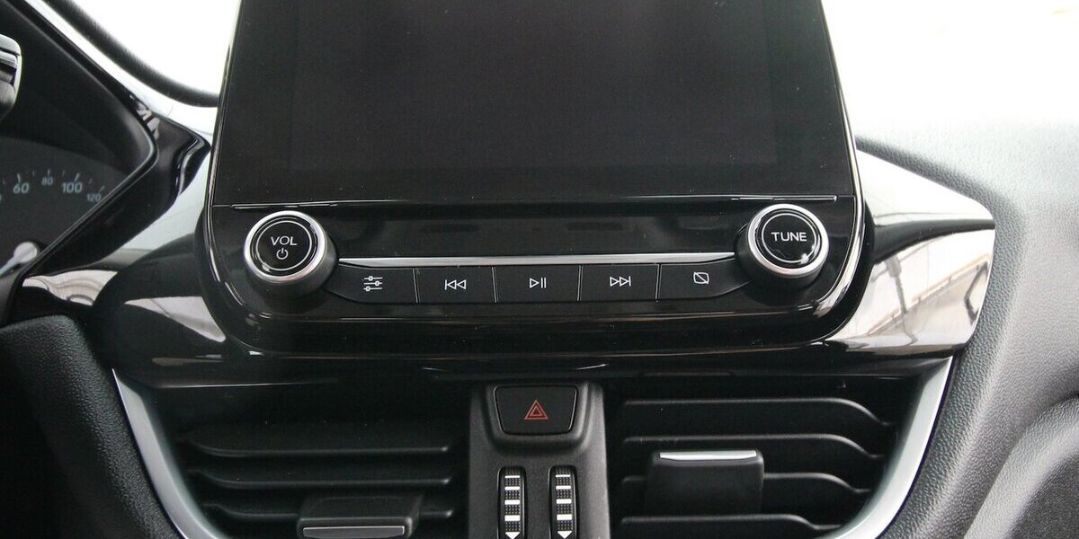 Ford Fiesta EcoBoost Titanium LED+TEMPOMAT+SITZHEIZ 67.364 km 13.500 &euro; Hagenow 19230