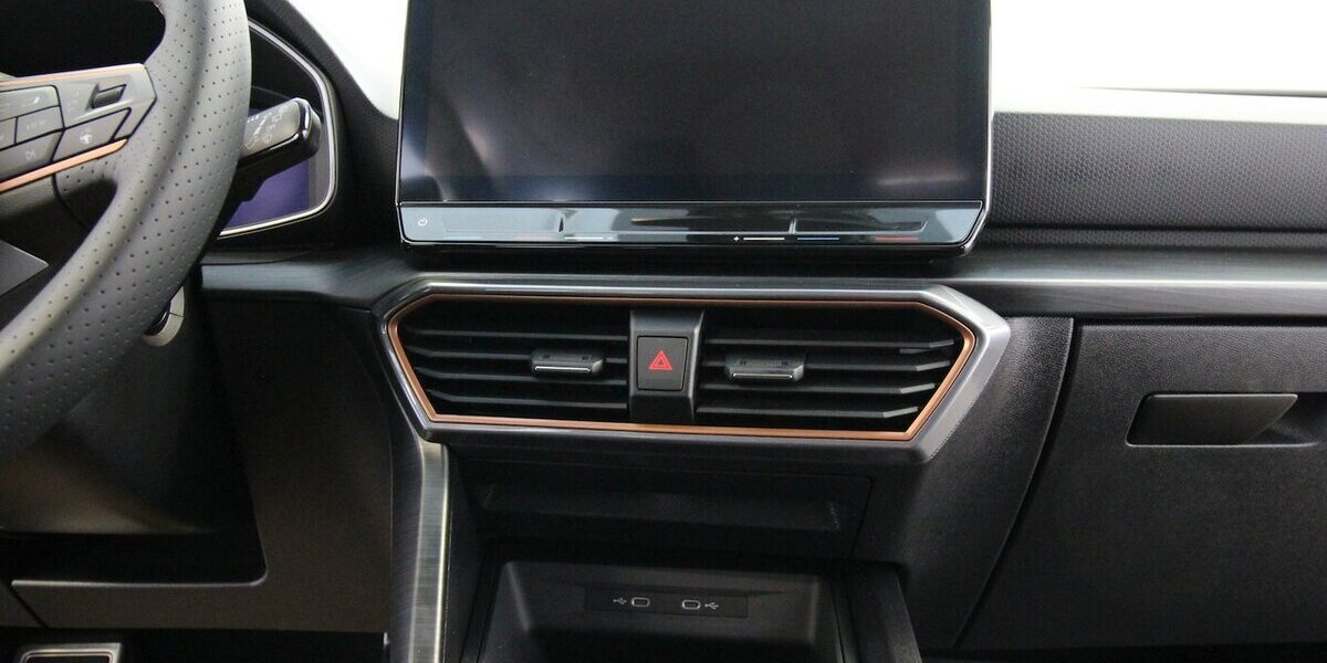 Cupra Leon Sportstourer e-HYBRID 6-DSG NAVI+LED+KAMERA 23.150 km 26.900 &euro; Hagenow 19230