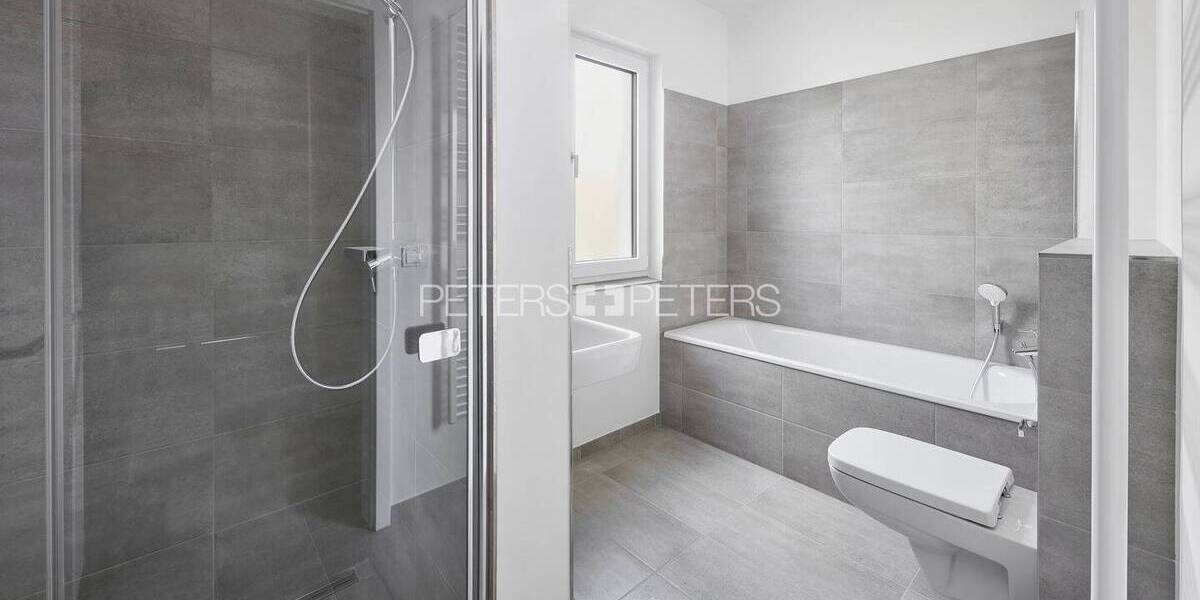 Etagenwohnung Schwerin Werdervorstadt - 5 Zimmer, 134 m&sup2;, 1.499&euro; | Angebot:26066103