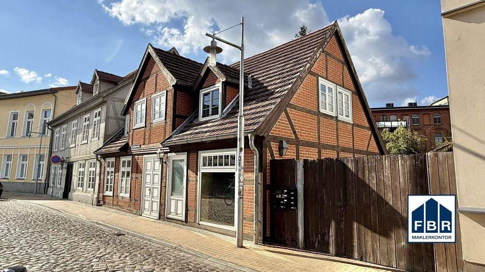 Denkmalgeschütztes Fachwerkensemble in Toplage der Schelfstadt 1 zimmer