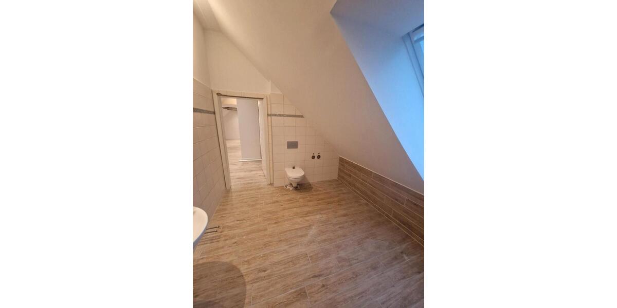 Bobitz Lichtdurchflutete & großzügige 70 m² DG-Wohnung mit Einbauküche, Stellplätzen & Haustieren willkommen – ruhig in DambeckBobitz 1 zimmer