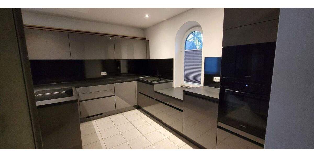 Grosszügiges Architektenhaus in reizvoller Lage von Schwerin 5 zimmer