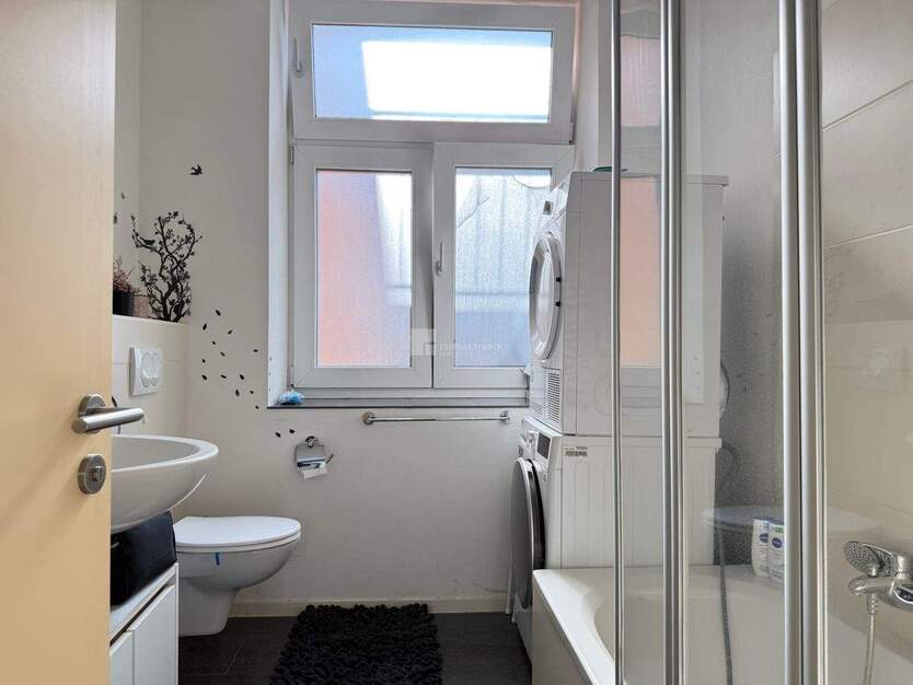 Mitten in der Stadt, fern vom Trubel: 2-Zimmer-Hofwohnung mit Balkon 2 zimmer
