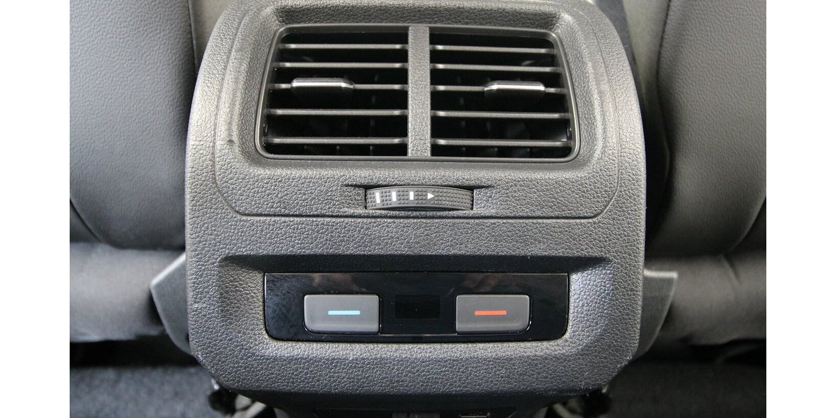 VW Touran 1.6 TDI BMT 7-DSG Comfortline NAVI+ACC 151.032 km 14.500 &euro; Hagenow 19230