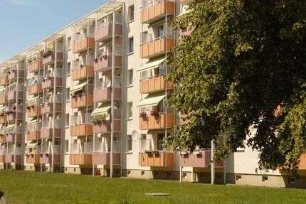 Wohnung Schwerin Lankow - 4 Zimmer, 65 m&sup2;, 452&euro; | Angebot:25370586