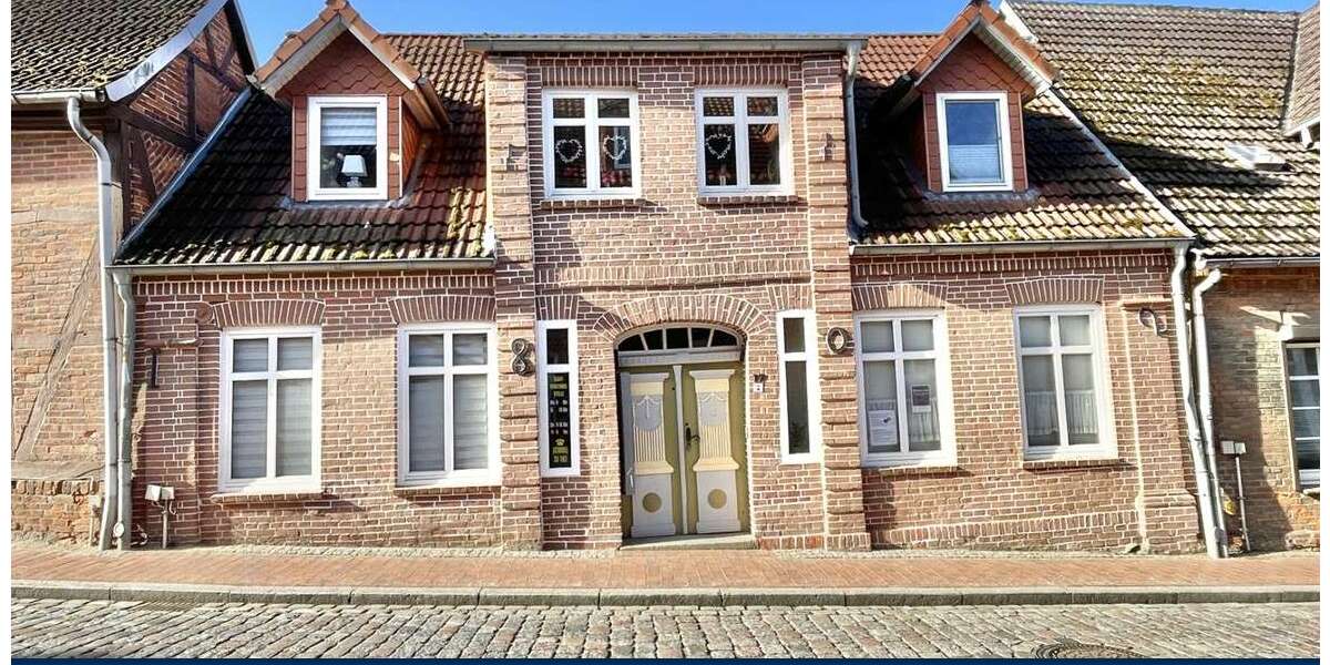 Einfamilienhaus Gadebusch - 8 Zimmer, 227 m&sup2;, 249.000&euro; | Angebot:26080507