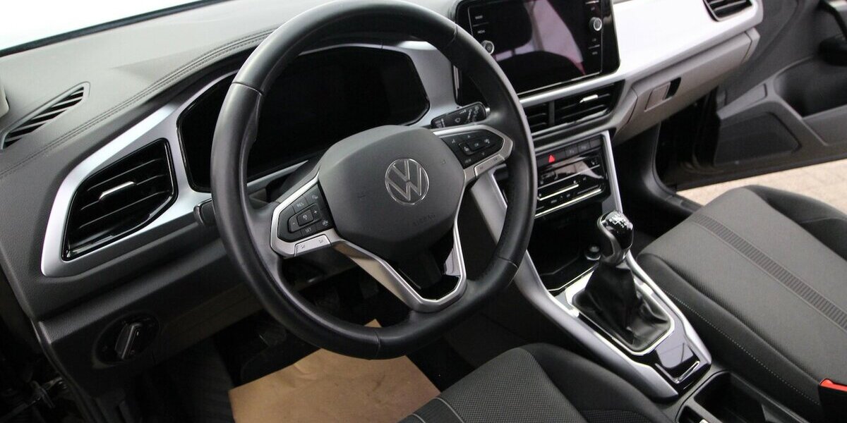 VW T-Roc TSI Life LED+KAMERA+WINTER-PAKET+ACC 45.794 km 19.900 &euro; Hagenow 19230