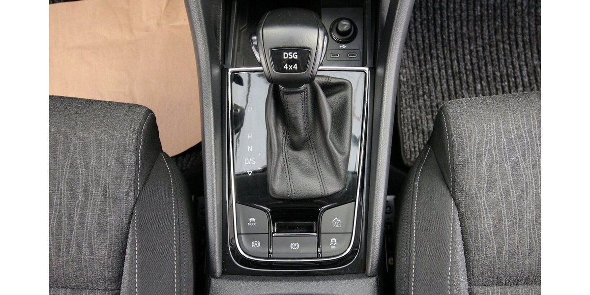 Skoda Karoq 2.0 TDI 7-DSG 4x4 Style LED+NAVI+KAMERA 172.628 km 16.000 &euro; Hagenow 19230