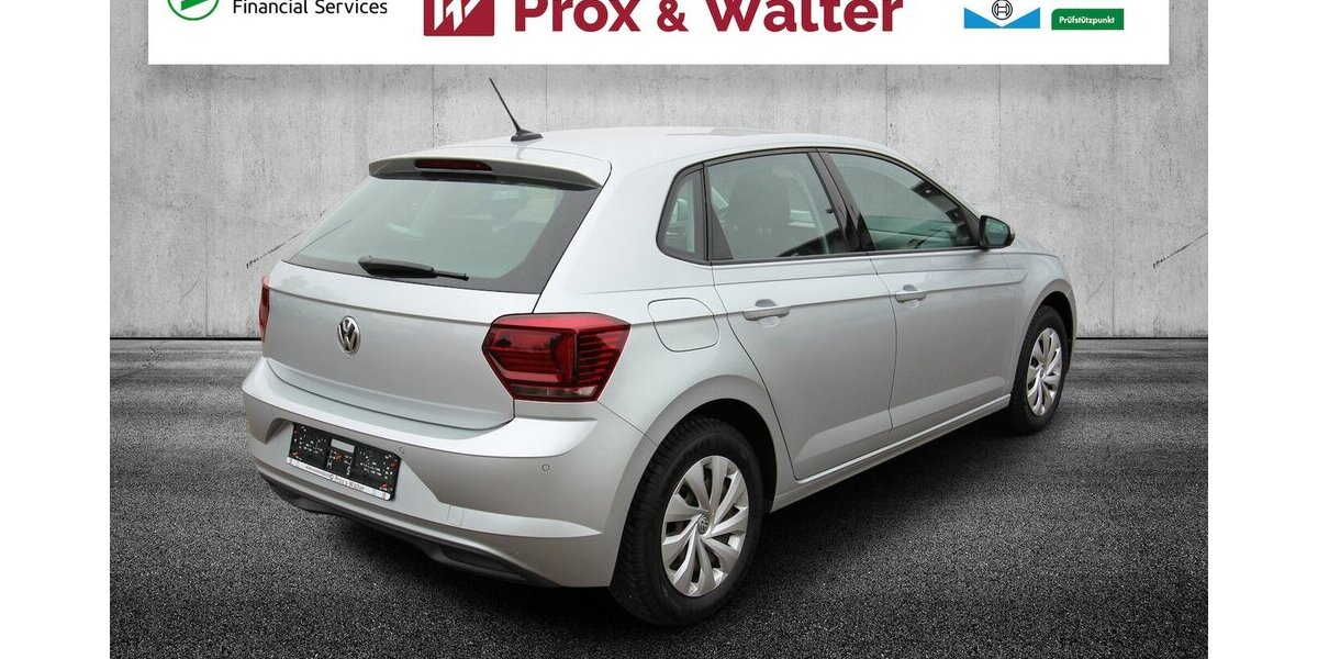 VW Polo VI Comfortline NAVI+WINTER-PAKET+TEMPOMAT 43.235 km 13.970 &euro; Hagenow 19230