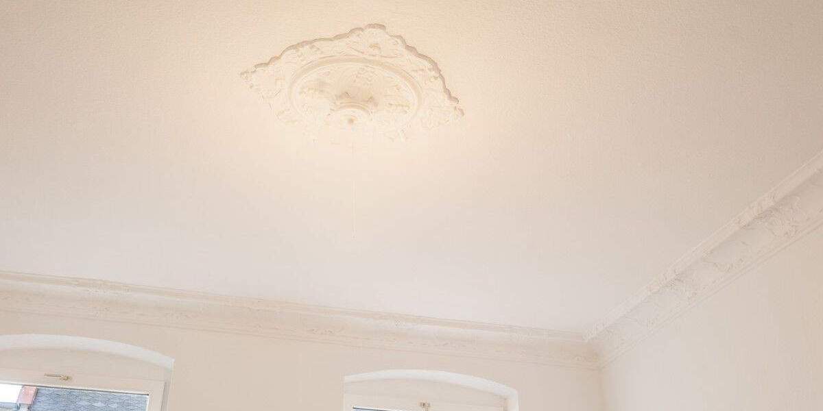 Renovierte 2-Zimmer-Wohnung im 2.OG mit Süd-Balkon & Tageslichtbad - sofort bezugsfrei! 2 zimmer