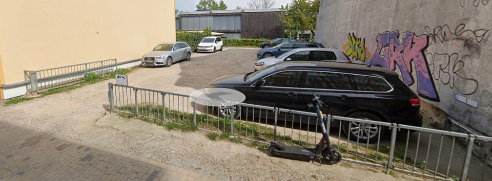 Garagen / Stellplätze Schwerin Altstadt - 75&euro; | Angebot:26327634