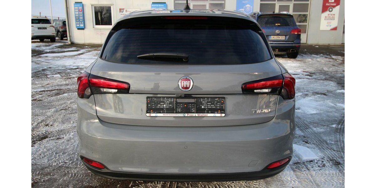 Fiat Tipo Hatchback City Sport KAMERA+AHK+LED+ALU18 28.429 km 15.900 &euro; Hagenow 19230