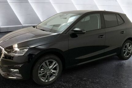 Skoda Fabia 9.990 km 33.590 &euro; Schönefeld 12529