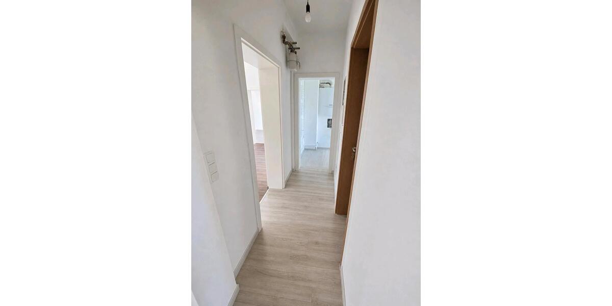 Etagenwohnung Schwerin - 4 Zimmer, 93 m&sup2;, 1.050&euro; | Angebot:26416830