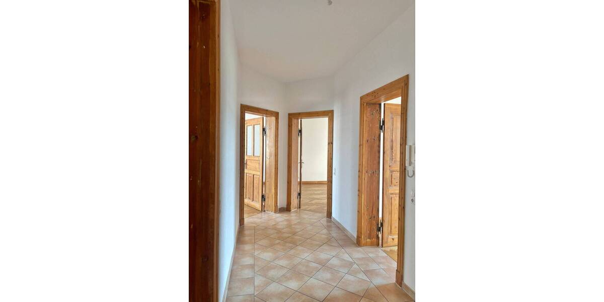 Etagenwohnung Schwerin Paulsstadt - 5 Zimmer, 177 m&sup2;, 2.130&euro; | Angebot:26499226