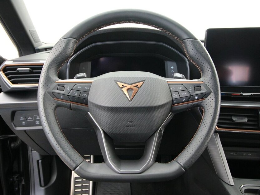 Leon Sportstourer e-HYBRID 6-DSG NAVI+LED+KAMERA