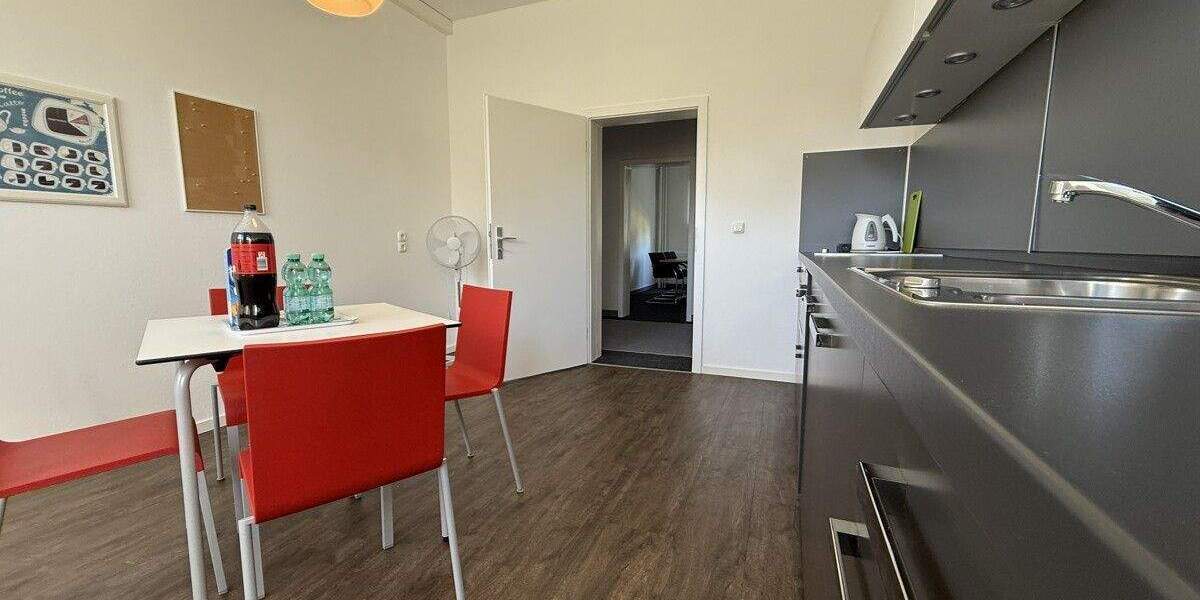 Gewerbeobjekt Gadebusch - 4 Zimmer, 84 m&sup2;, 1.200&euro; | Angebot:26817199