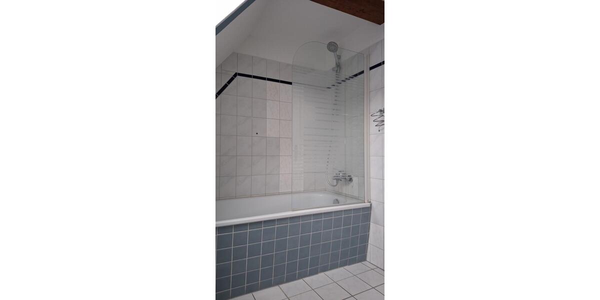 Dachgeschoßwohnung Schwerin Altstadt - 3 Zimmer, 80 m&sup2;, 700&euro; | Angebot:24773492