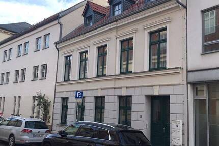 Wohnung Schwerin Schelfstadt - 3 Zimmer, 90 m&sup2;, 900&euro; | Angebot:26835134