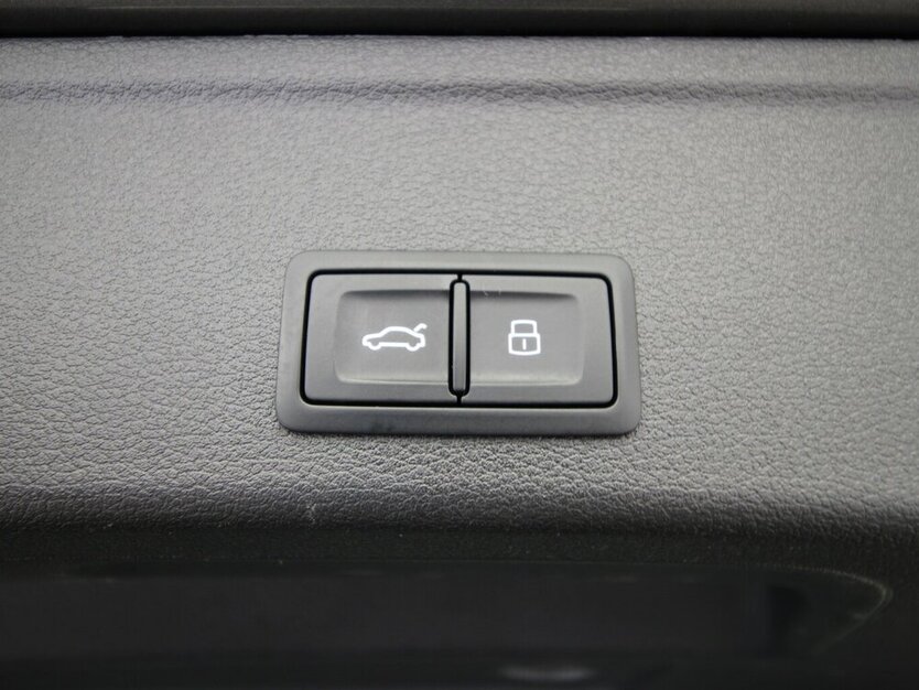 Audi A4 Avant TFSI S-tronic Sport Ultra S-Line Plus 150.399 km 18.900 € Hagenow 19230