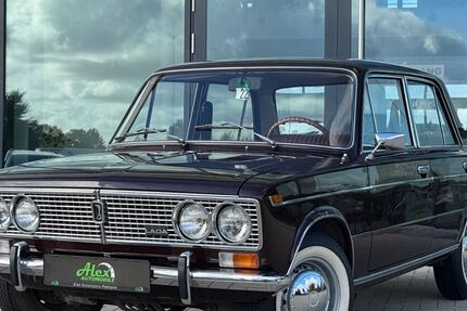 Lada Andere 2.001 km 14.999 &euro; Pampow 19075