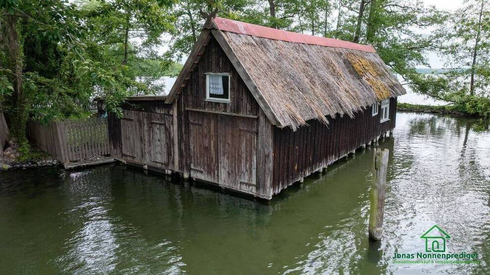 Bootshaus in exklusiver Lage zentral am Schweriner See - provisionsfrei für den Käufer