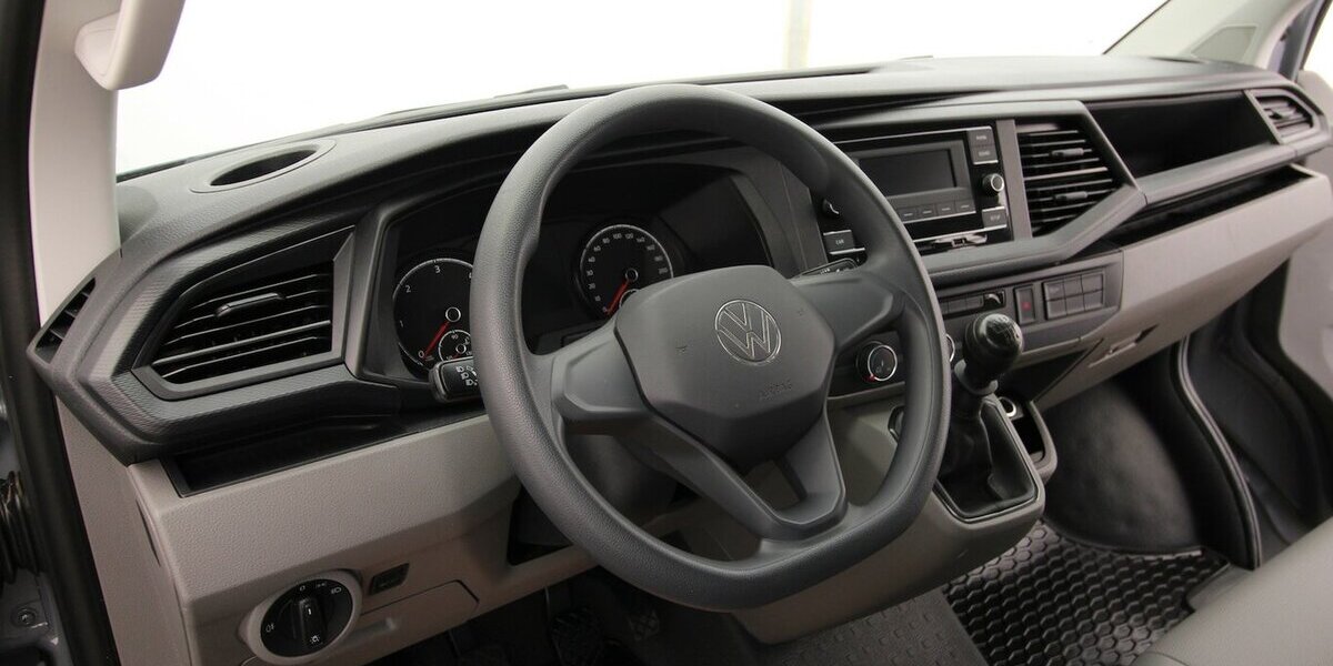 VW T6.1 Kombi lang 2.0 TDI 9-SITZER+2xKLIMA+PDC+AHK 161.457 km 27.900 &euro; Hagenow 19230