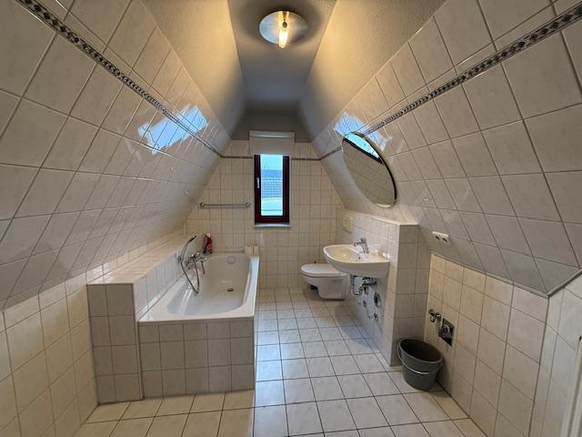 Gepflegte Dachgeschosswohnung mit Charme – Wohnen im familienfreundlichen Schwerin-Görries 3 zimmer