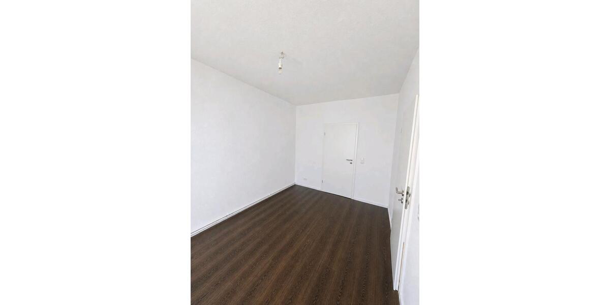 Etagenwohnung Schwerin - 4 Zimmer, 93 m&sup2;, 1.050&euro; | Angebot:26416830