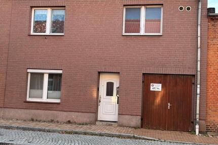 Haus Crivitz - 6 Zimmer, 109 m&sup2;, 130.000&euro; | Angebot:27096859