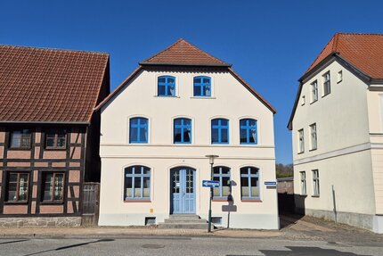 Repräsentatives Wohn- und Geschäftshaus in zentraler Innenstadtlage von Crivitz zu verkaufen.