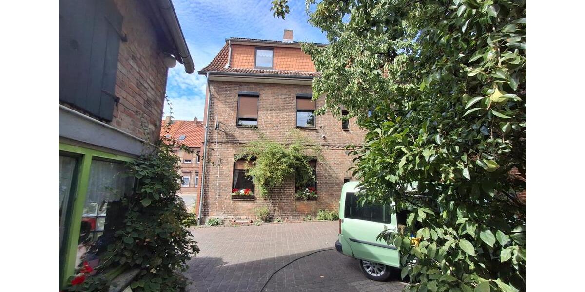 Mehrfamilienhaus, Wohnhaus Hagenow - 9 Zimmer, 200 m&sup2;, 185.000&euro; | Angebot:26802894