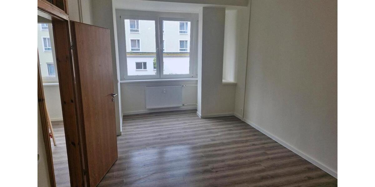 Etagenwohnung Schwerin Neumühle - 2 Zimmer, 61 m&sup2;, 600&euro; | Angebot:26563573