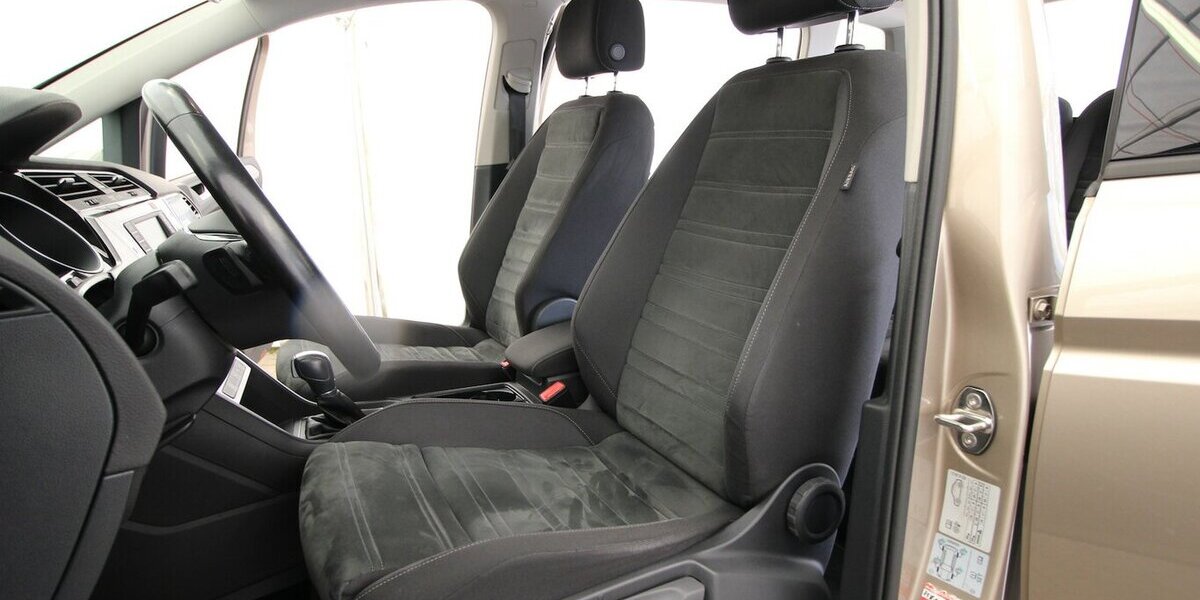 VW Touran 1.6 TDI BMT 7-DSG Comfortline NAVI+ACC 151.032 km 14.500 &euro; Hagenow 19230