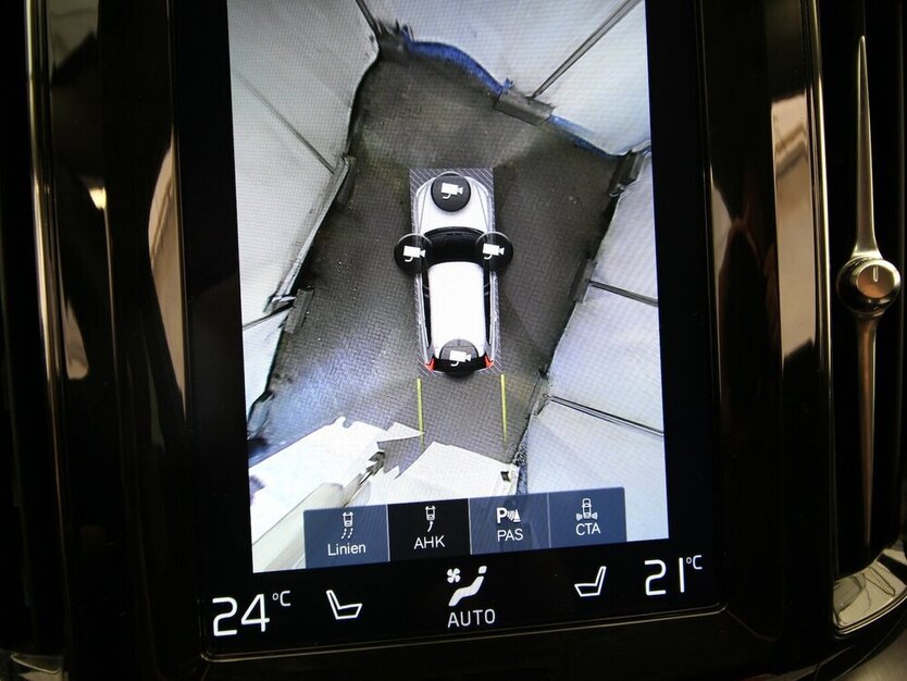XC60 D4 2WD Momentum LED+AHK+NAVI+360°KAMERA