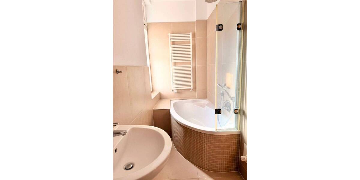 Etagenwohnung Schwerin Altstadt - 3 Zimmer, 61 m&sup2;, 660&euro; | Angebot:26306415