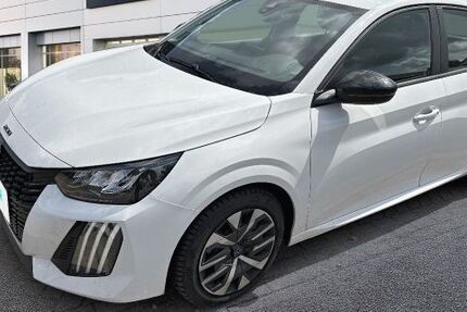 Peugeot 208 6.666 km 16.999 &euro; Schwerin 19057