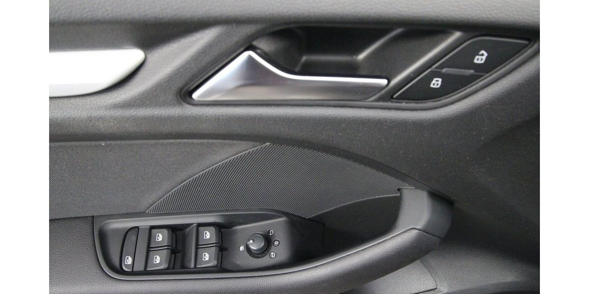 Audi A3 30 TFSI NAVI+TEMPOMAT+WINTER-PAKET+Bi-XENON 92.850 km 14.900 &euro; Hagenow 19230