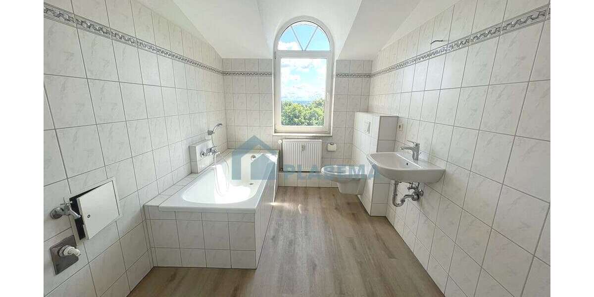 Etagenwohnung Schwerin Altstadt - 4 Zimmer, 105 m&sup2;, 1.470&euro; | Angebot:26644841