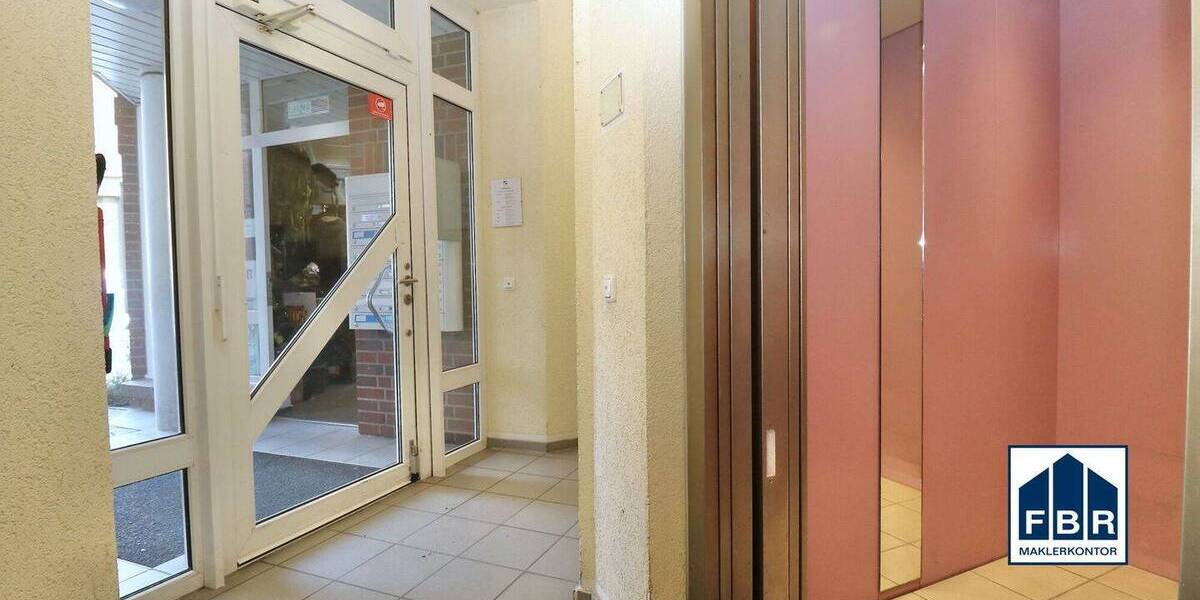 Etagenwohnung Schwerin Feldstadt - 2 Zimmer, 72 m&sup2;, 159.000&euro; | Angebot:26912931
