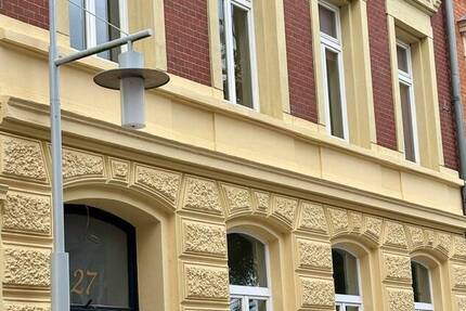 Attraktive 4-Zimmer-Wohnung mit Balkon in der Schelfstadt