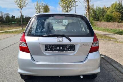 Honda Jazz 97.535 km 2.500 &euro; Hagenow 19230