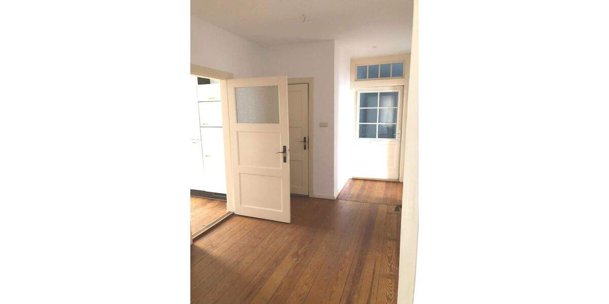 Etagenwohnung Schwerin Weststadt - 3 Zimmer, 107 m&sup2;, 1.000&euro; | Angebot:25037952