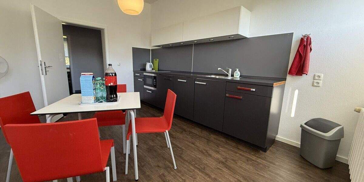 Gewerbeobjekt Gadebusch - 4 Zimmer, 84 m&sup2;, 1.200&euro; | Angebot:26817199
