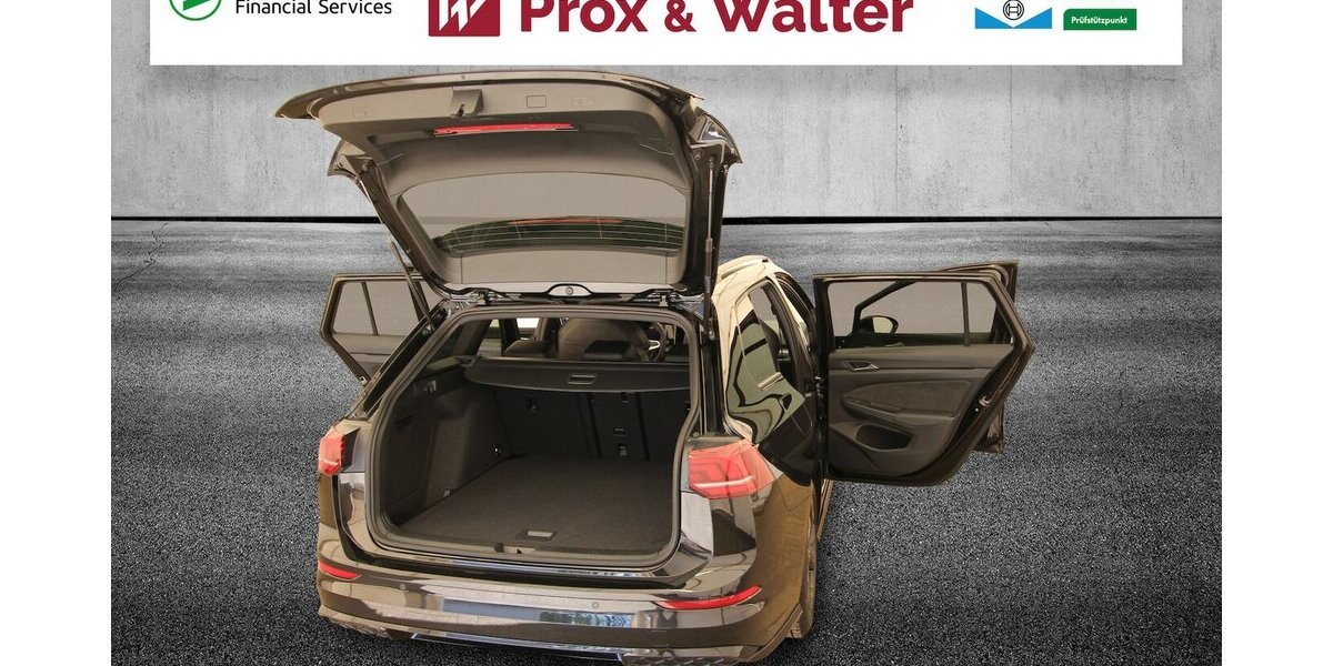 VW Golf VIII Variant 1.5 TSI R-Line LED+KAMERA+ACC 32.175 km 26.600 &euro; Hagenow 19230