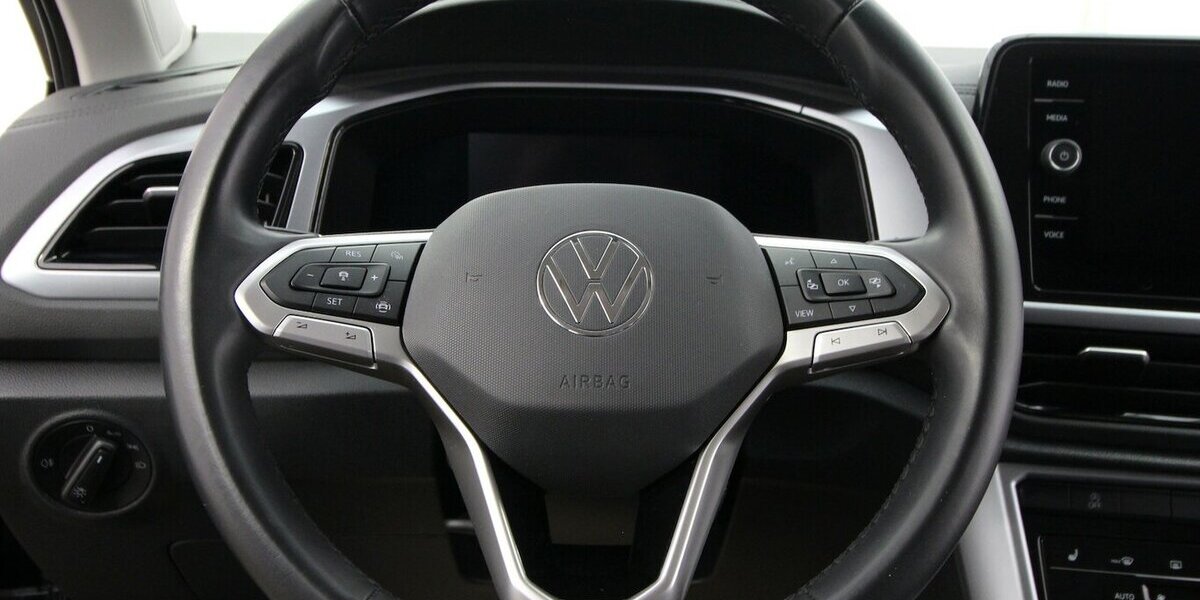 VW T-Roc TSI Life LED+KAMERA+WINTER-PAKET+ACC 45.794 km 19.900 &euro; Hagenow 19230