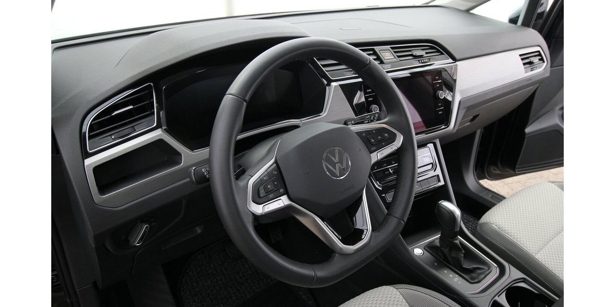 VW Touran 1.5 TSI 7-DSG Comfortline 7-SITZ+NAVI+AHK 25.069 km 32.790 &euro; Hagenow 19230